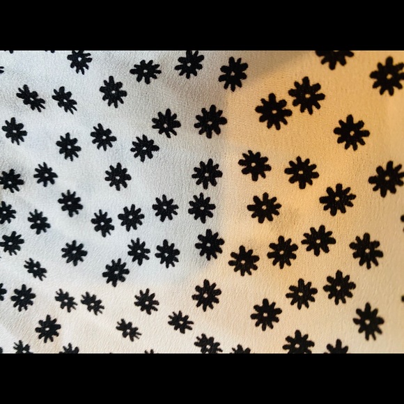 Flower wrap up crop top - Picture 2 of 7